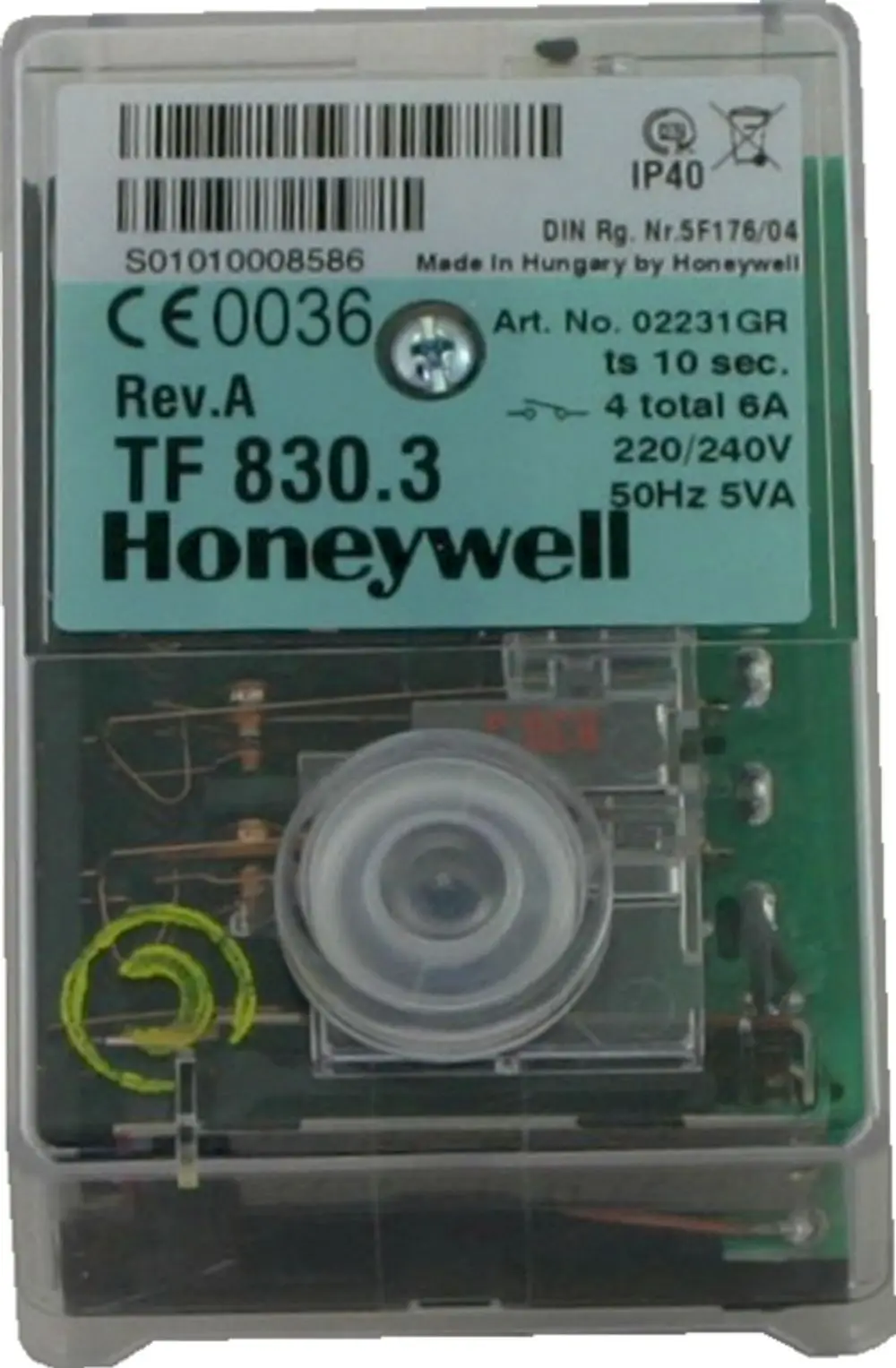 Honeywell Steuerungseinheit mit transparentem Gehäuse, abgebildet von vorne. Enthält elektrische Komponenten und Anschlussklemmen. Produkt für Heizsysteme der Marke Wolf.